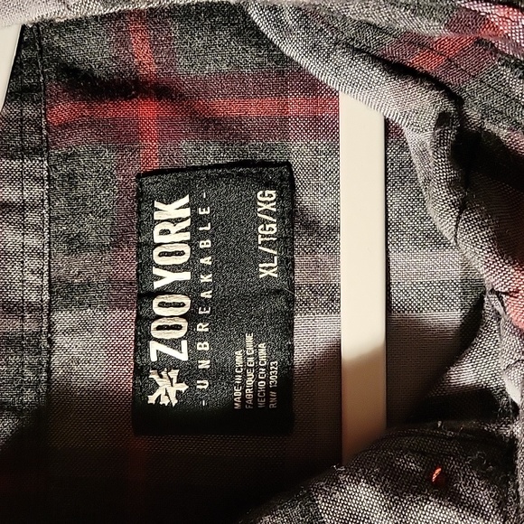 Men's Button Down Shirt Size XL - Picture 2 of 6